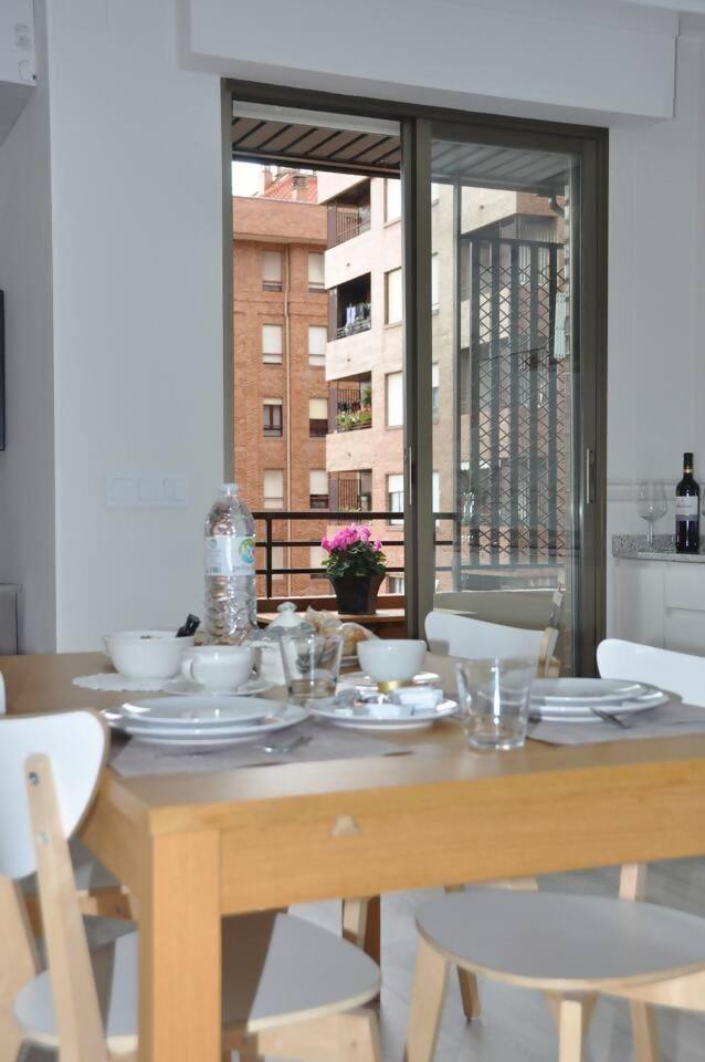 Apto La Estambrera I I Wifi Y Aire Acondicionado Logrono Luaran gambar