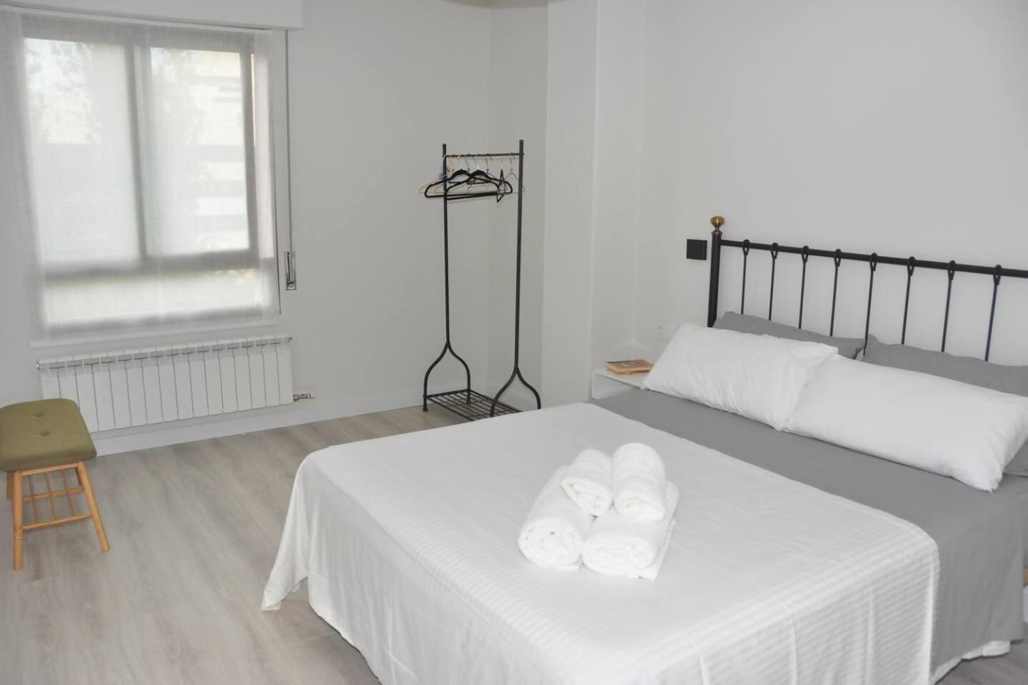 Apto La Estambrera I I Wifi Y Aire Acondicionado Logrono Luaran gambar